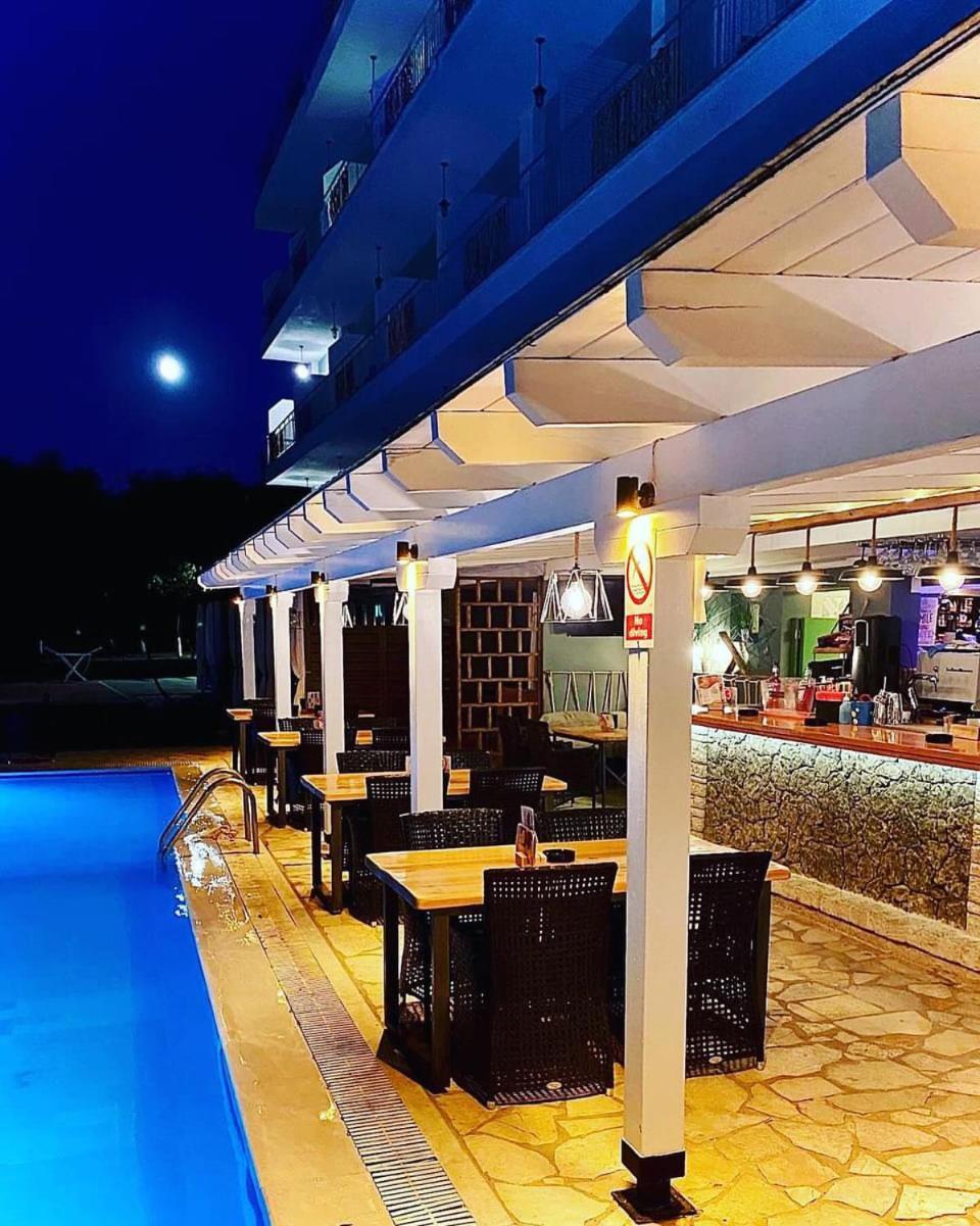 Hotel Paloma Blanca Ipsos Esterno foto