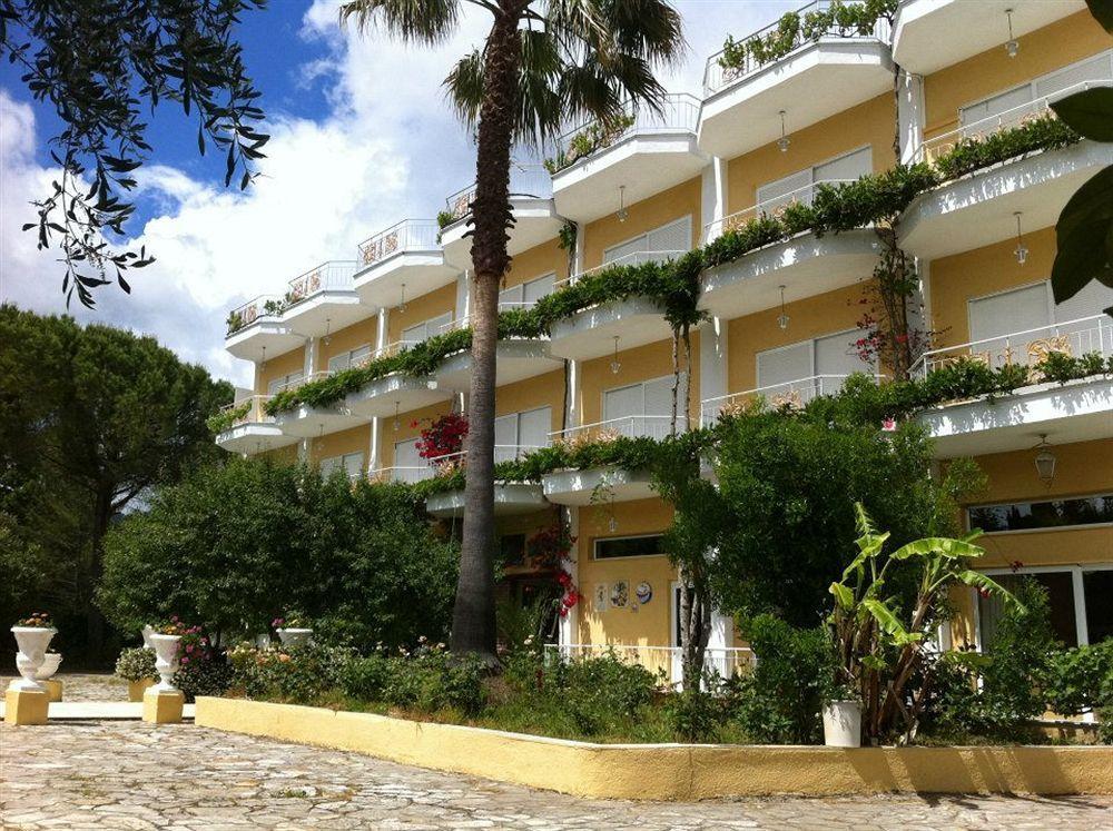 Hotel Paloma Blanca Ipsos Esterno foto