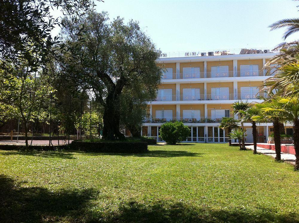 Hotel Paloma Blanca Ipsos Esterno foto