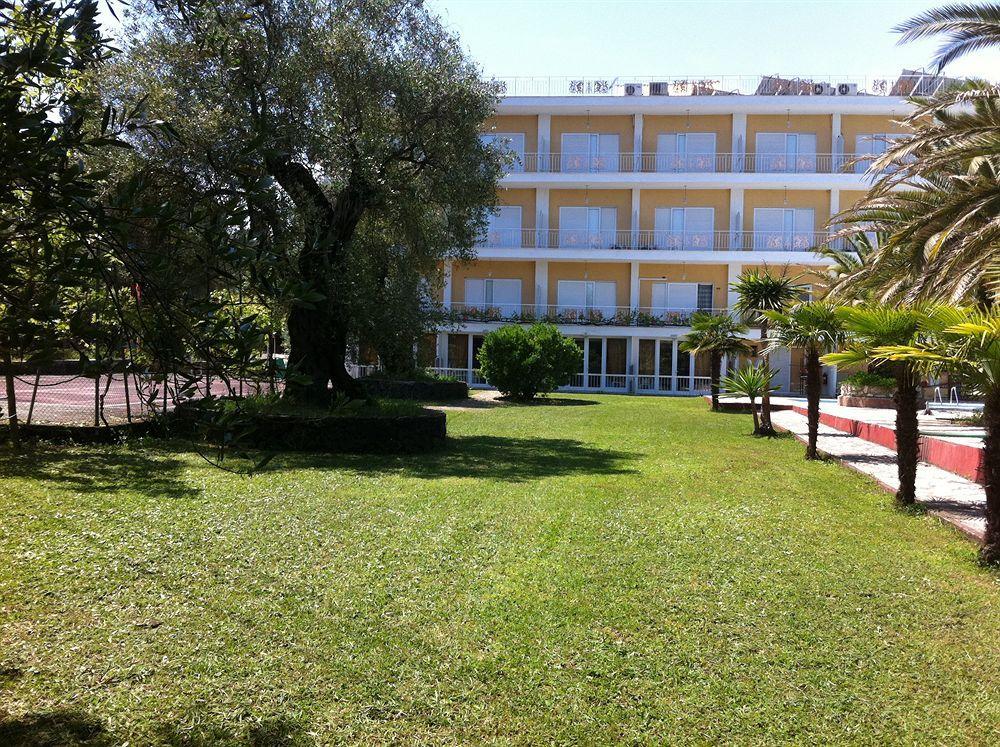 Hotel Paloma Blanca Ipsos Esterno foto