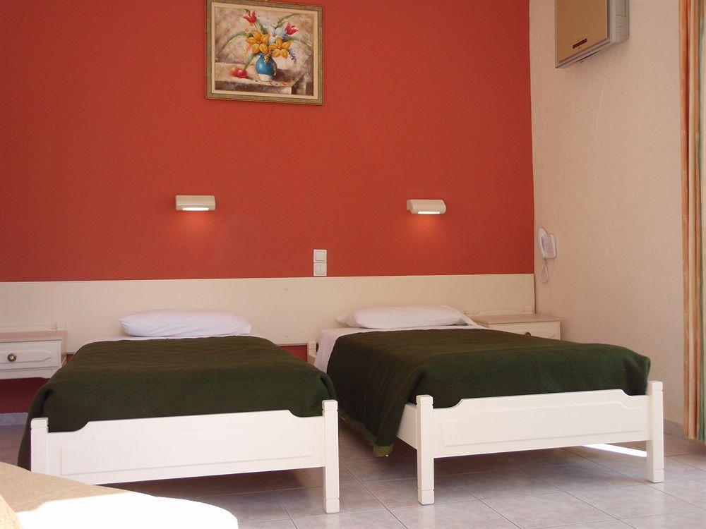 Hotel Paloma Blanca Ipsos Esterno foto