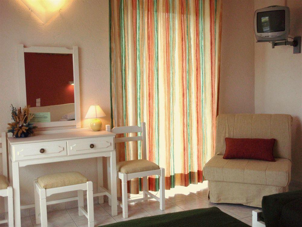Hotel Paloma Blanca Ipsos Esterno foto