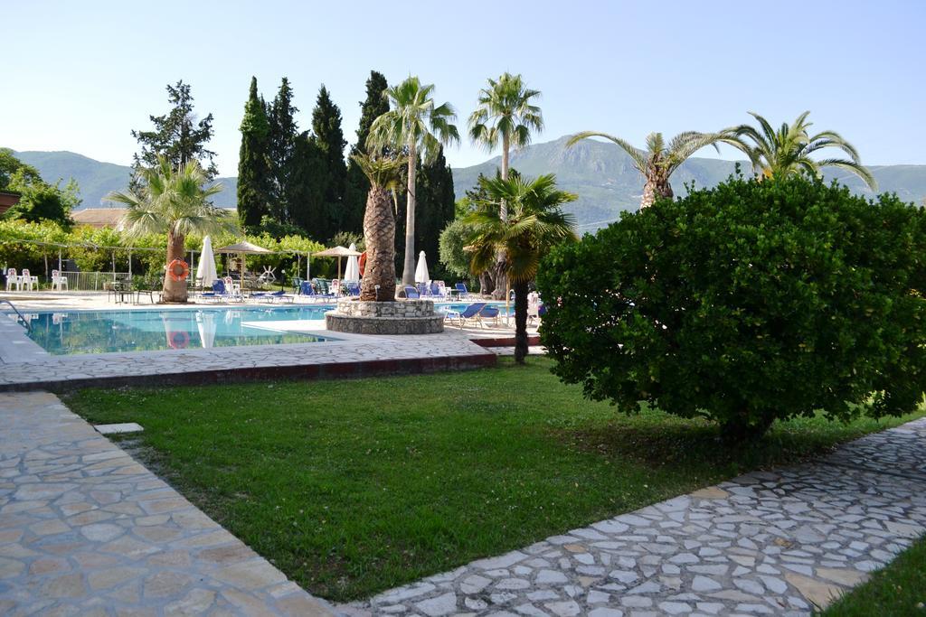 Hotel Paloma Blanca Ipsos Esterno foto
