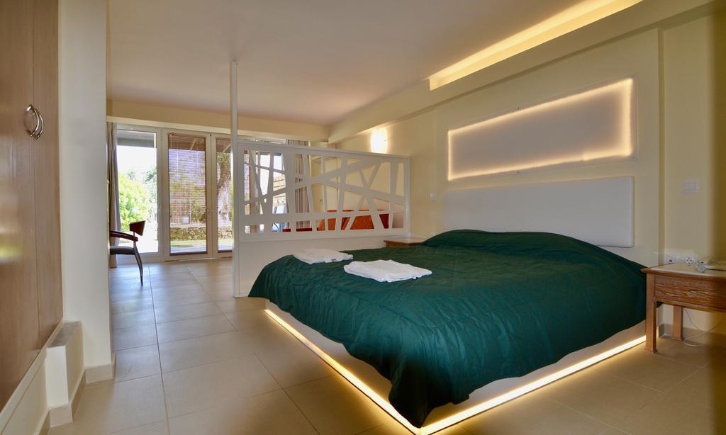 Hotel Paloma Blanca Ipsos Esterno foto
