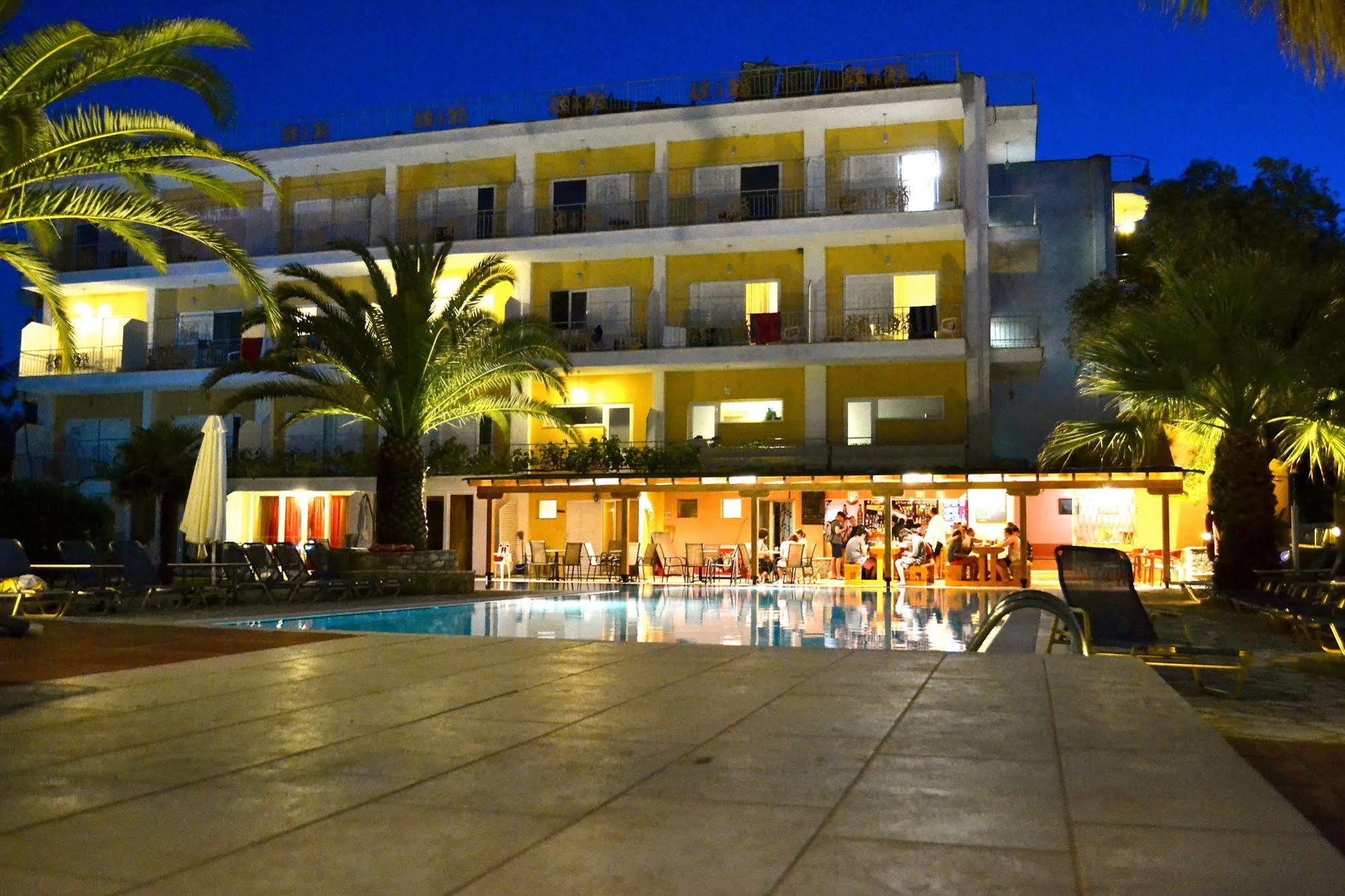 Hotel Paloma Blanca Ipsos Esterno foto