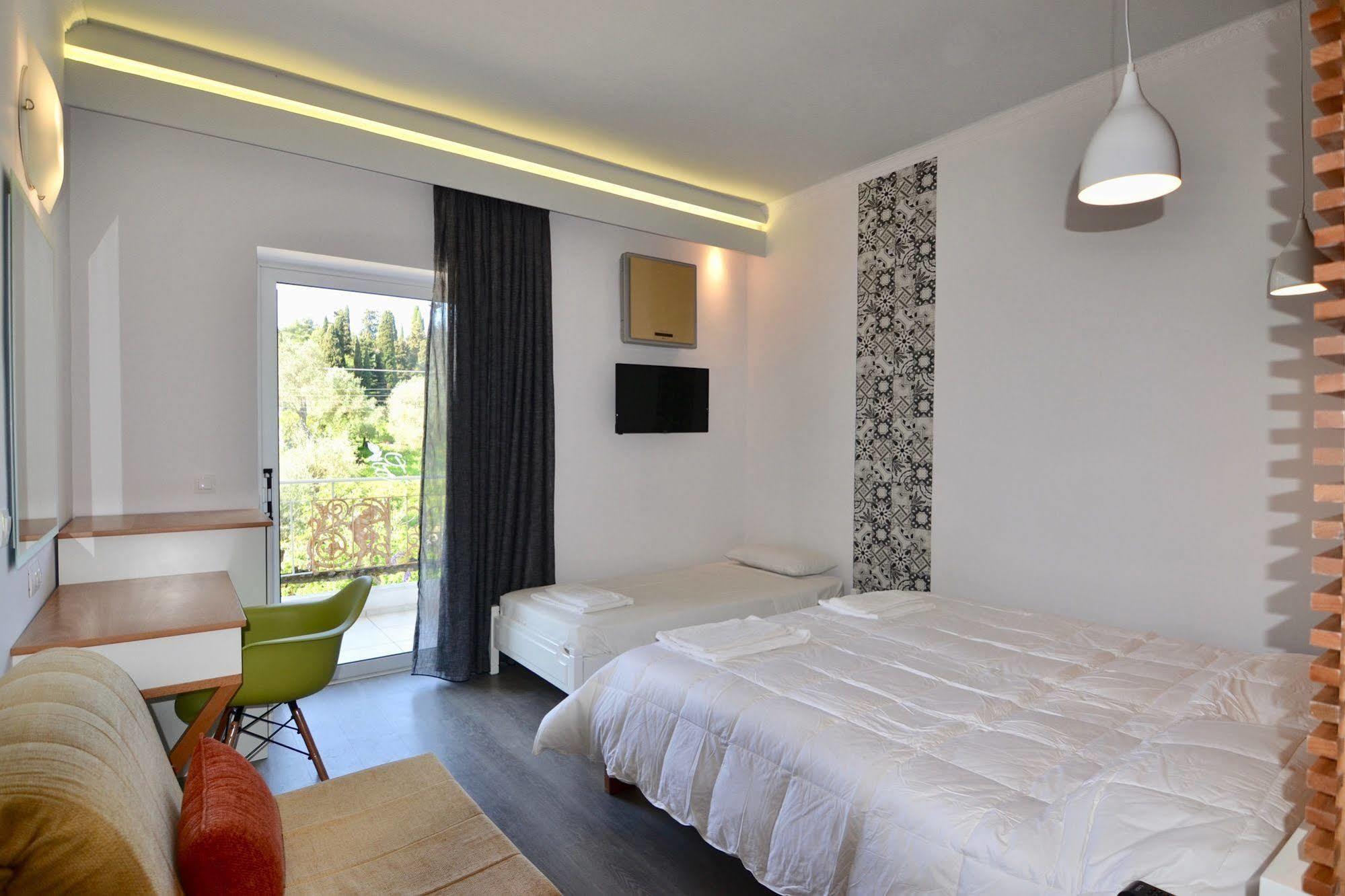 Hotel Paloma Blanca Ipsos Esterno foto